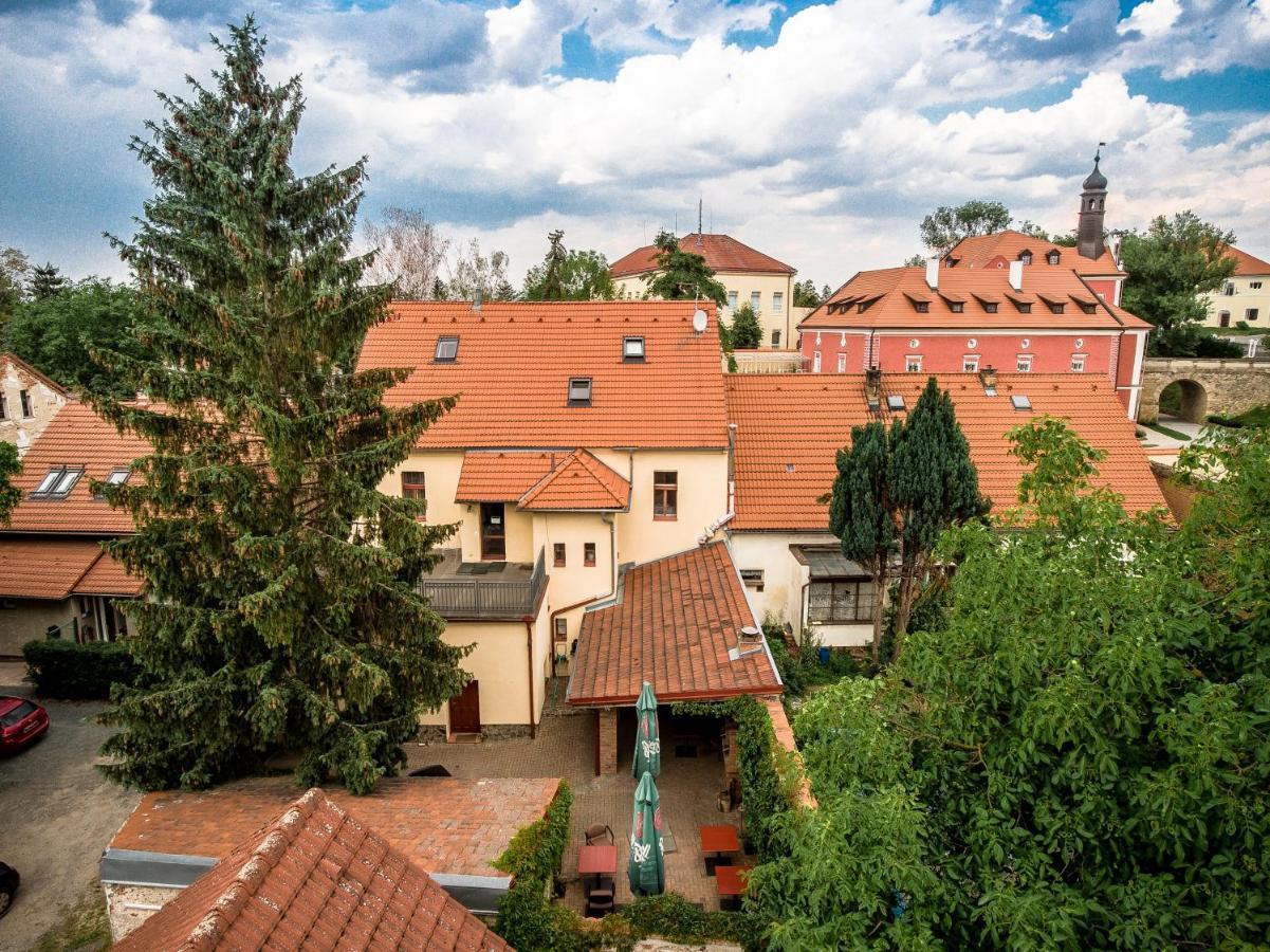 Antonio Residence Škvorec Buitenkant foto