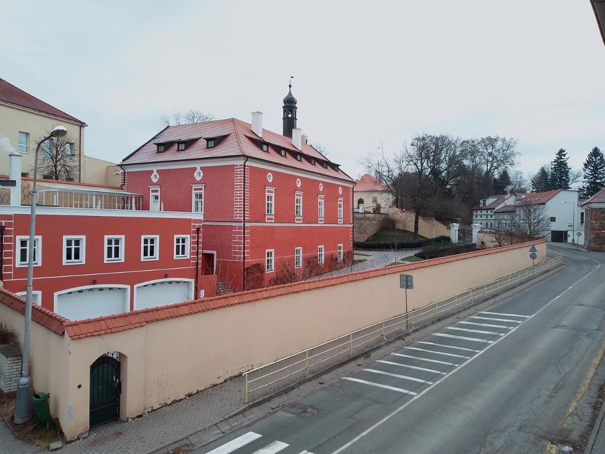 Antonio Residence Škvorec Buitenkant foto